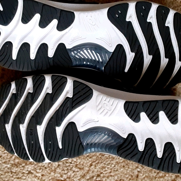 Woman's Asics Gel Nimbus 23 Running shoes - Picture 2 of 6